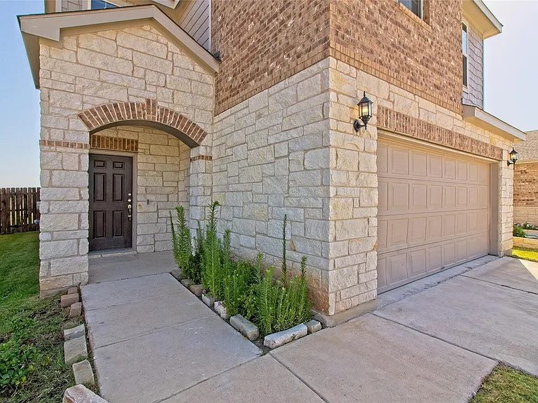 5610 Wolf Pack Dr — Photo 4