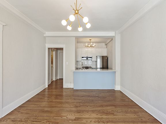 3rd image of 2415 Van Ness Ave APT 305