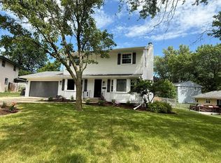 3814 Abbotsford Rd, Rockford, IL 61107