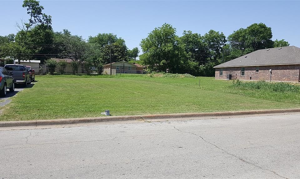 1st image of 1024 Baker St Lot 7