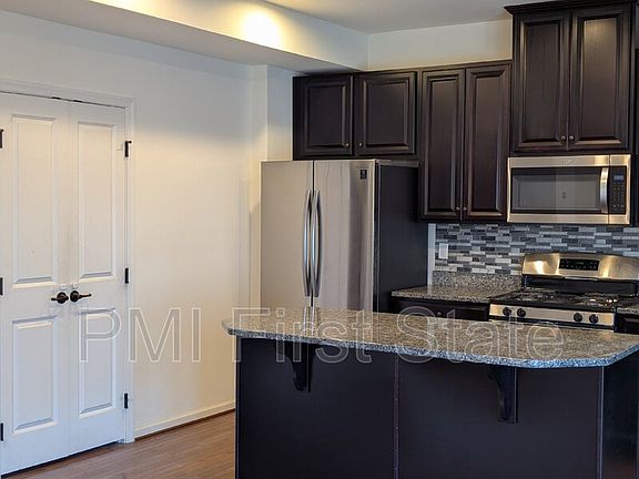 3rd image of 1249 Madison Ln