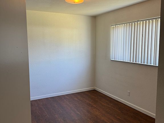 4th image of 2337 50th Ave