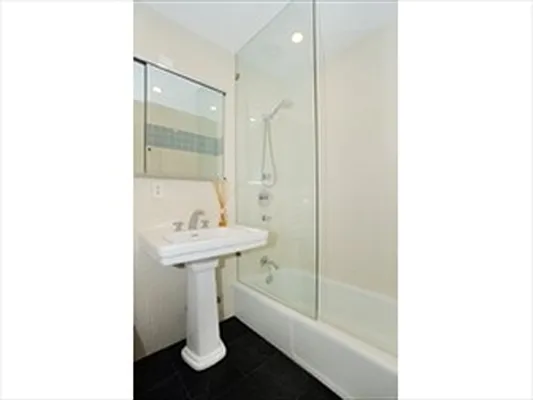 Sold by Citi Habitats | media 16
