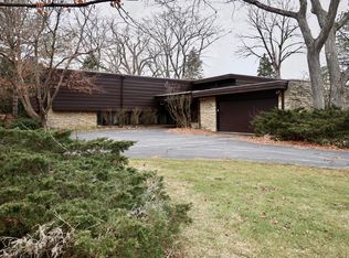 9235 N Thrush Ln, Bayside, WI 53217