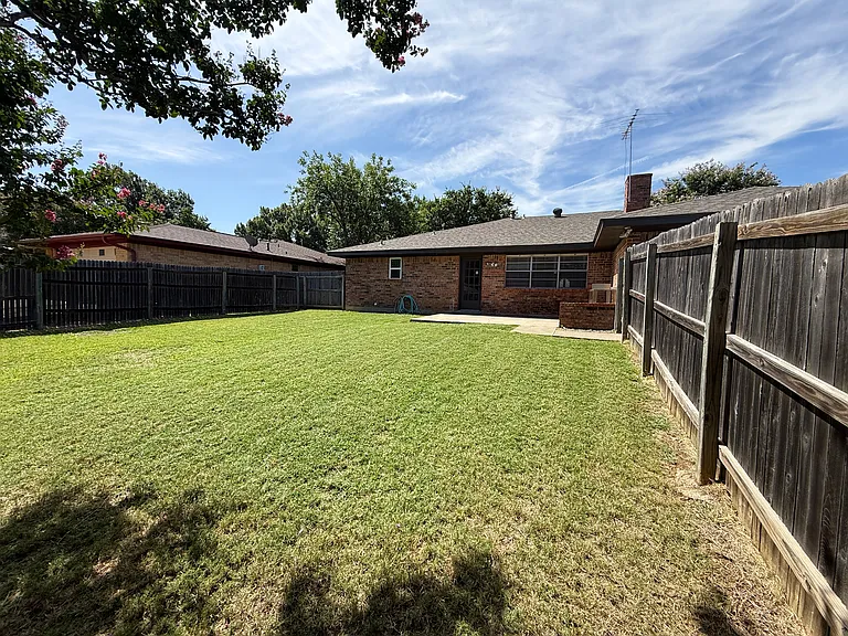 1543 Chisolm Trl — Photo 19