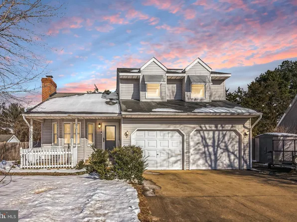 11217 Meadfield Dr, Bealeton, VA 22712