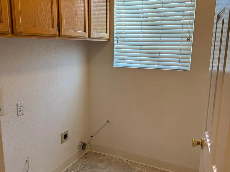 675 Bridgeford Dr — Photo 17