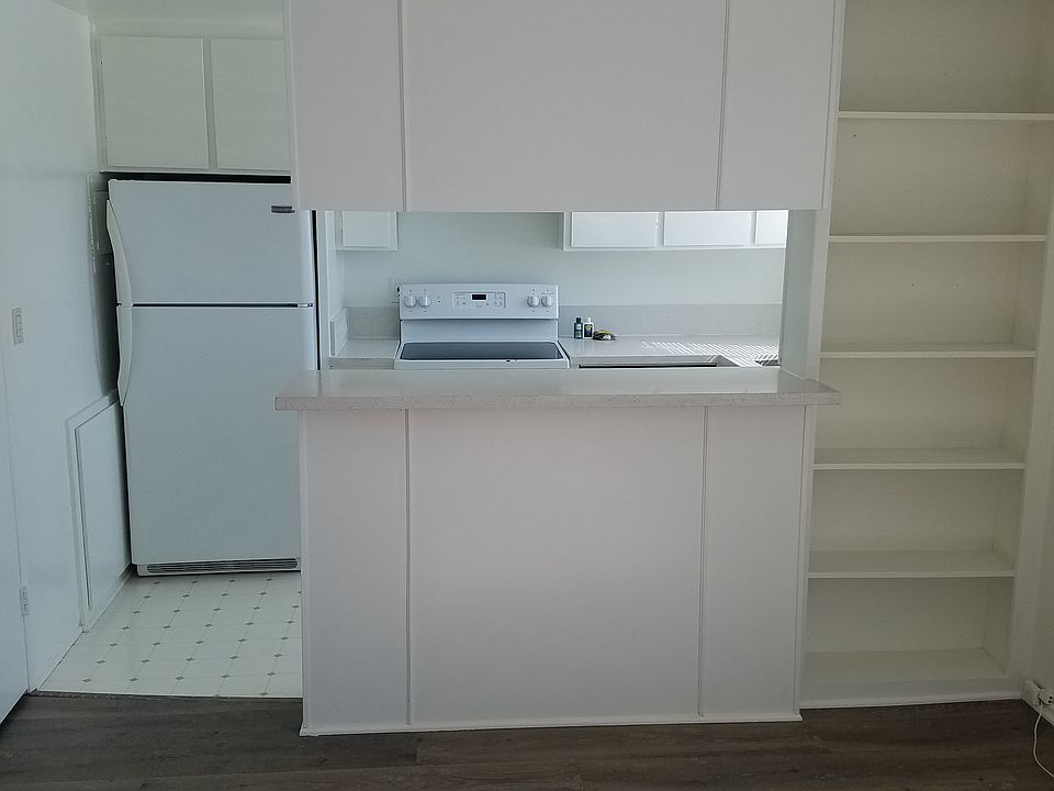 1st image of 501 S Manhattan Pl APT 303