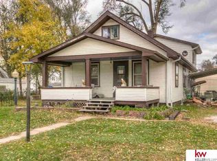 1490 Jaynes St, Omaha, NE 68110