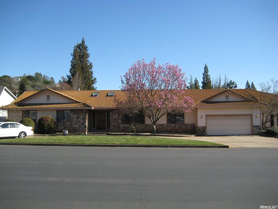 1st image of 3241 Fairway Dr