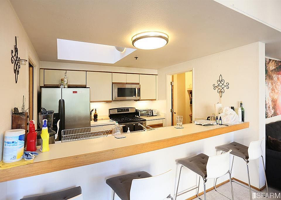 1st image of 1626 Lombard St APT 2A