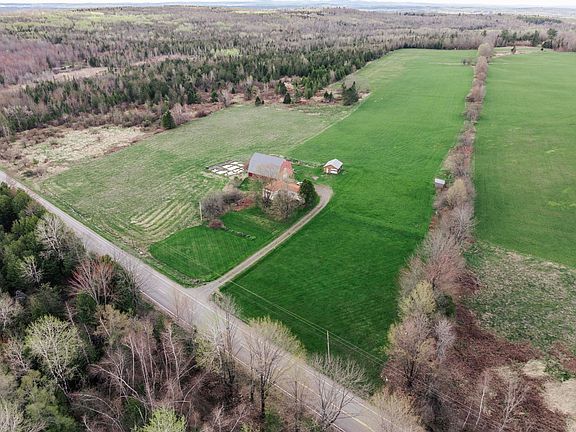 3rd image of 422 W Ripley Road