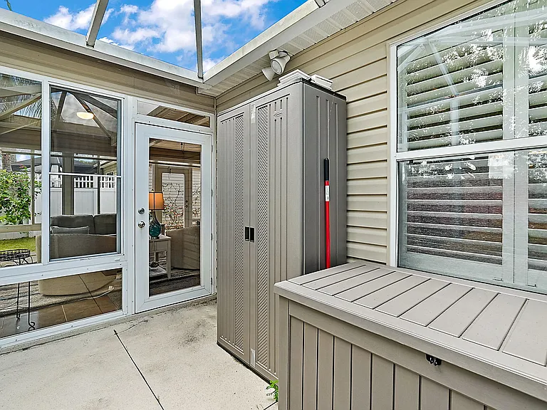 1468 Rosedale Way — Photo 33