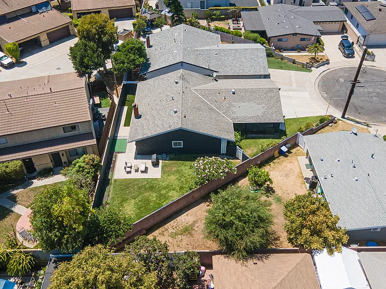 15634 Wharff Ln — Photo 27