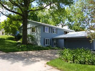 735 Alpine Dr, Iowa City, IA
