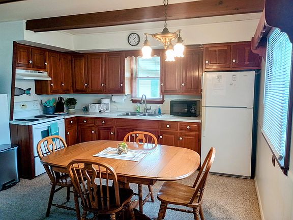 5th image of 903 Iroquois Ave