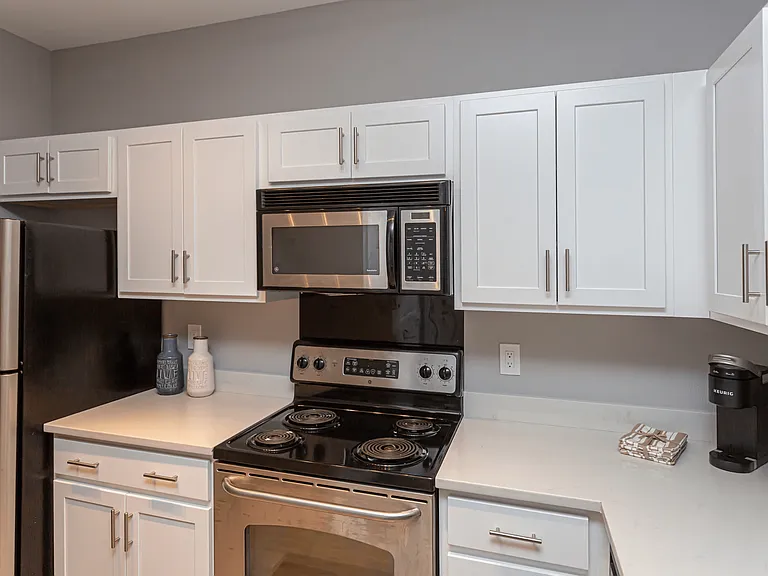 Elora Place Apartments — Photo 6