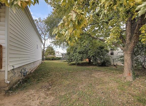3rd image of 809 Erskine Ave