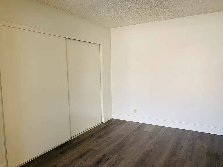 1200 S Sharon Cir #5A — Photo 2