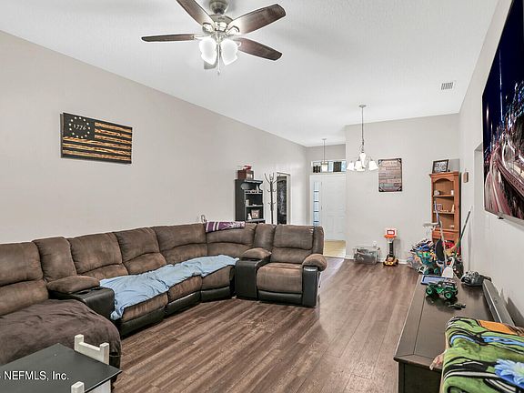 5th image of 2442 CREEKFRONT Drive