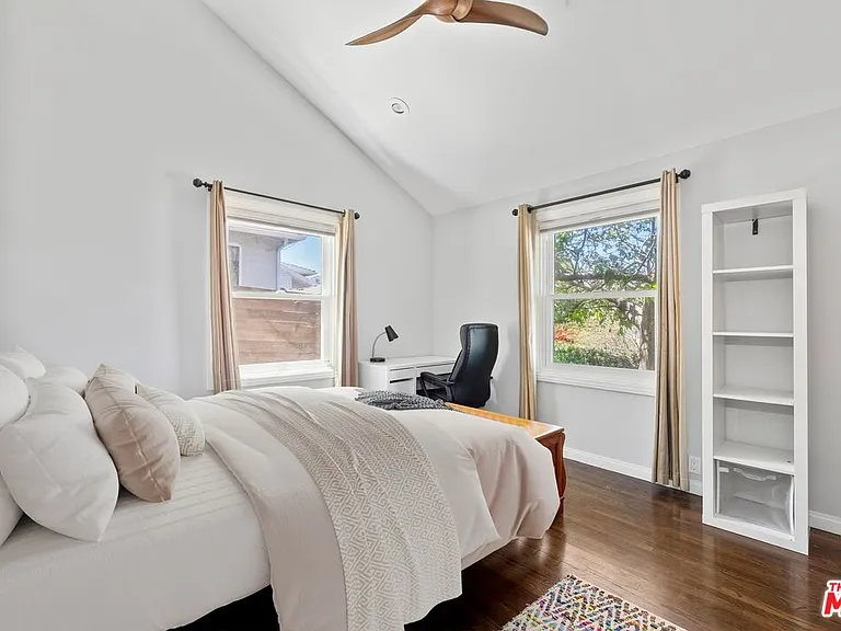 6052 W 76th St — Photo 12