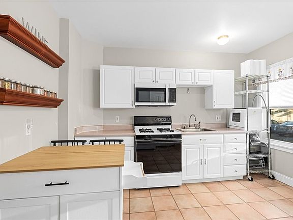 4th image of 93 N Main St #93