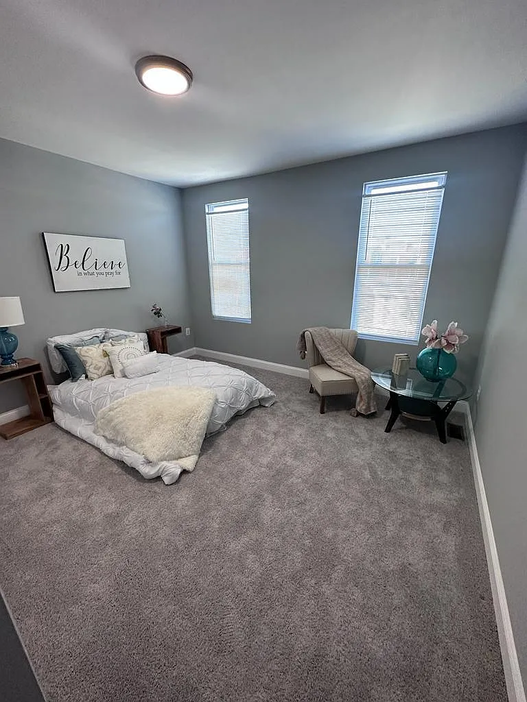 4 bed, 2.5 bath, 1728 sqft, $728 — Photo 1