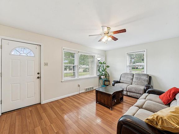 3rd image of 10610 Saint Edmund Ln