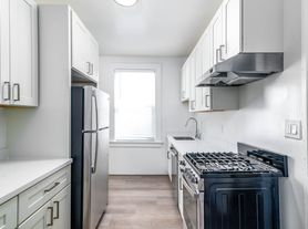 2128 Van Ness