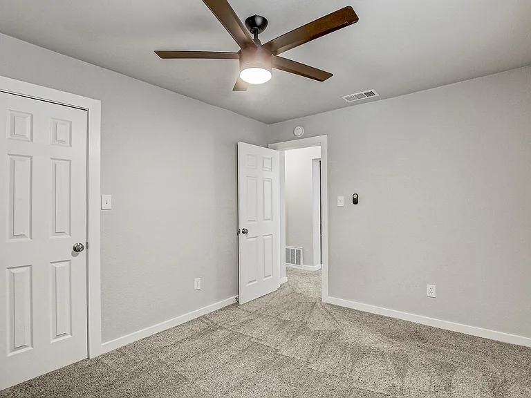 2414 Burleson Ct #B — Photo 19