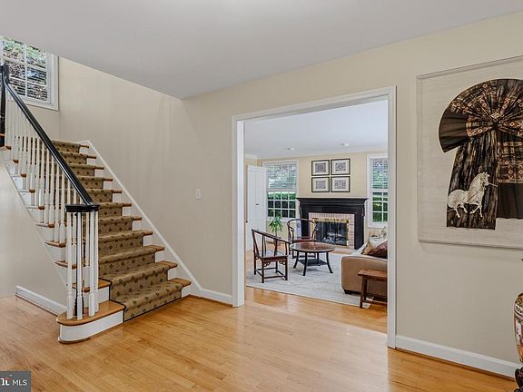4th image of 3 Stony Meadow Ct