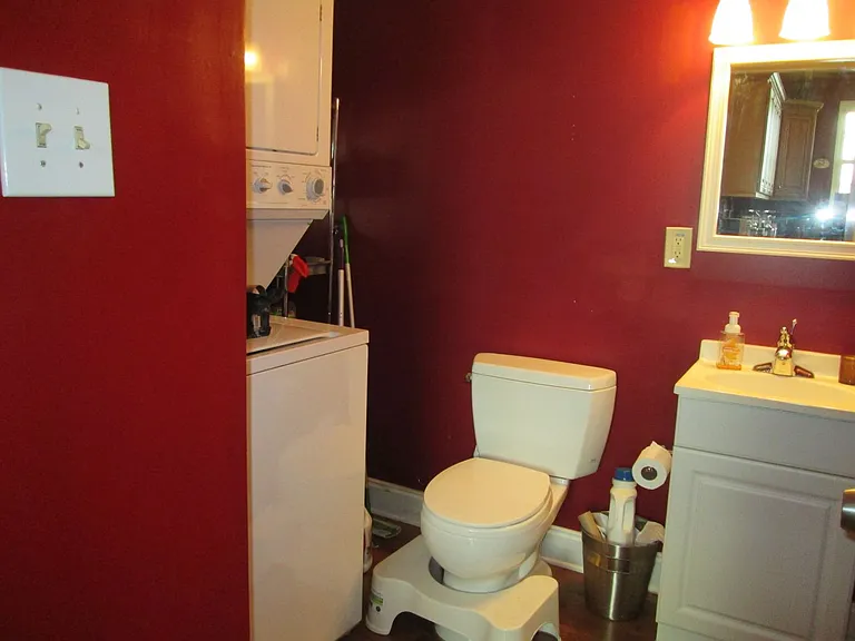 830 Shirley Ave — Photo 6