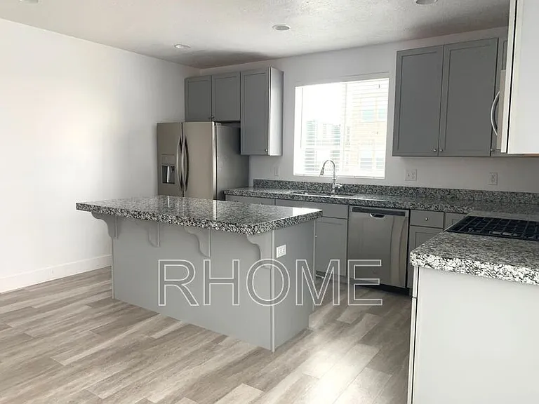 1824 W Torlundy Dr — Photo 5