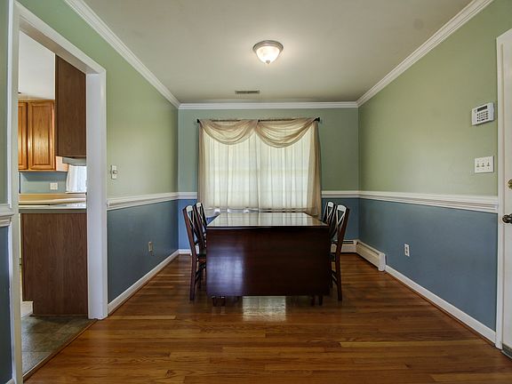 3rd image of 5932 Byron Cir