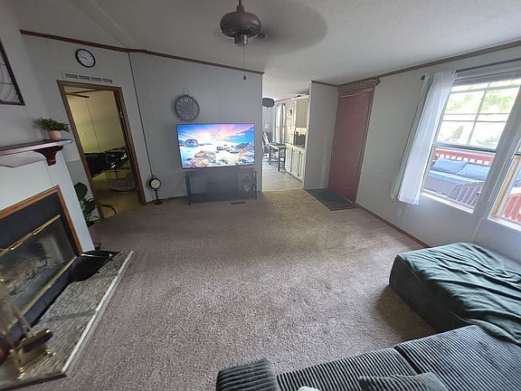 5th image of 1684 Meadowlark Ln