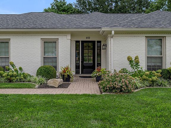 2nd image of 612 Autumn Ln