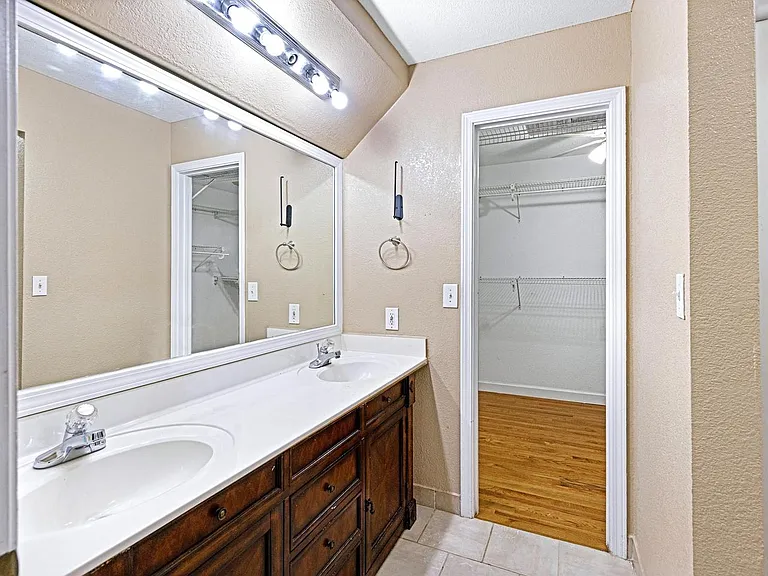 728 Saybrook Cir NW — Photo 21