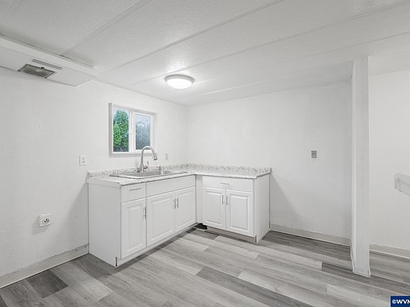 5th image of 13632 Tilia Ct NE