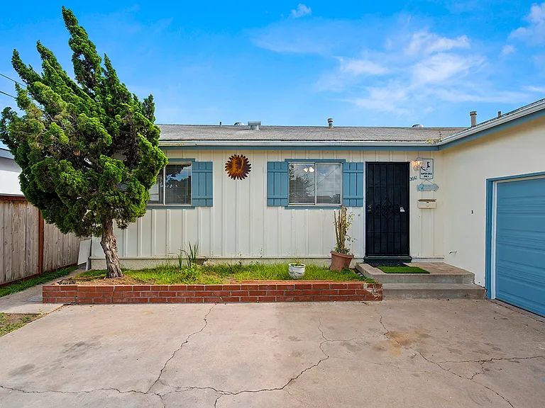 3641 Martha St — Photo 3