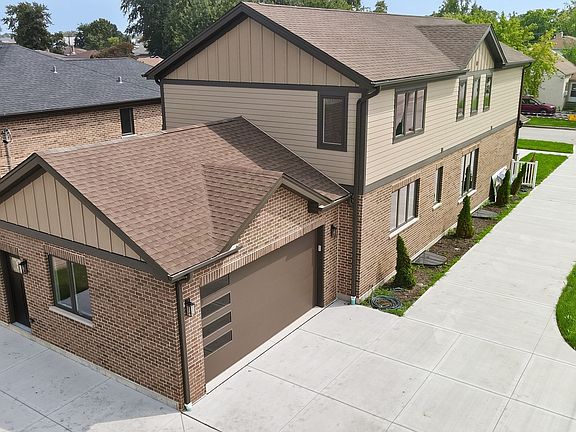 3rd image of 7948 W 74th St