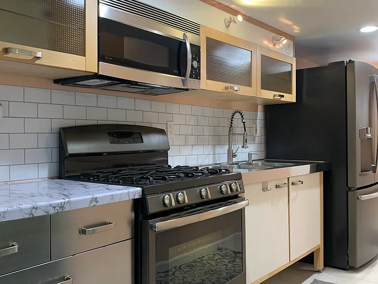1434 A St NE #B — Photo 6