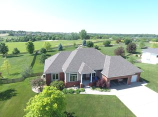 19903 Elkhorn Ridge Dr, Elkhorn, NE 68022