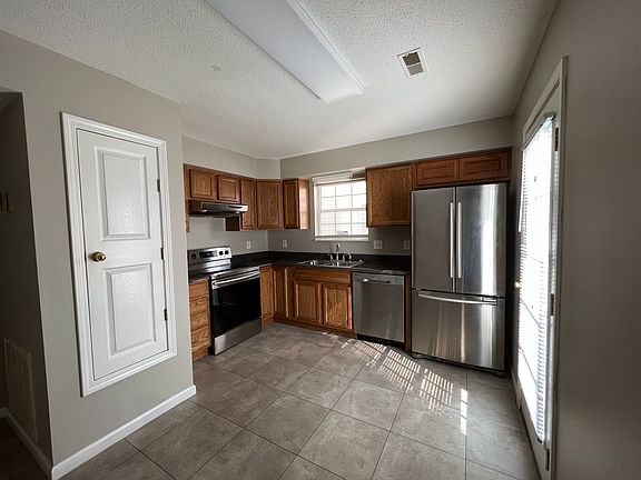 2nd image of 4737 Scepter Way