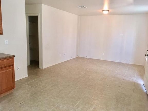 4th image of 5632 Saluki Dr