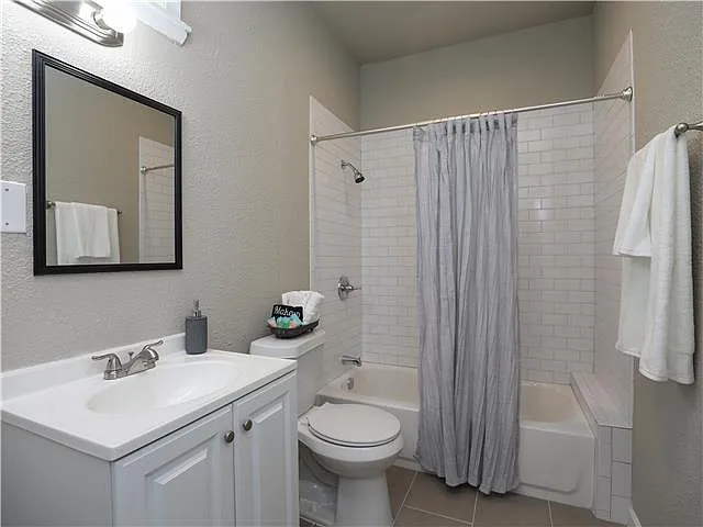 2nd Full Bathroom