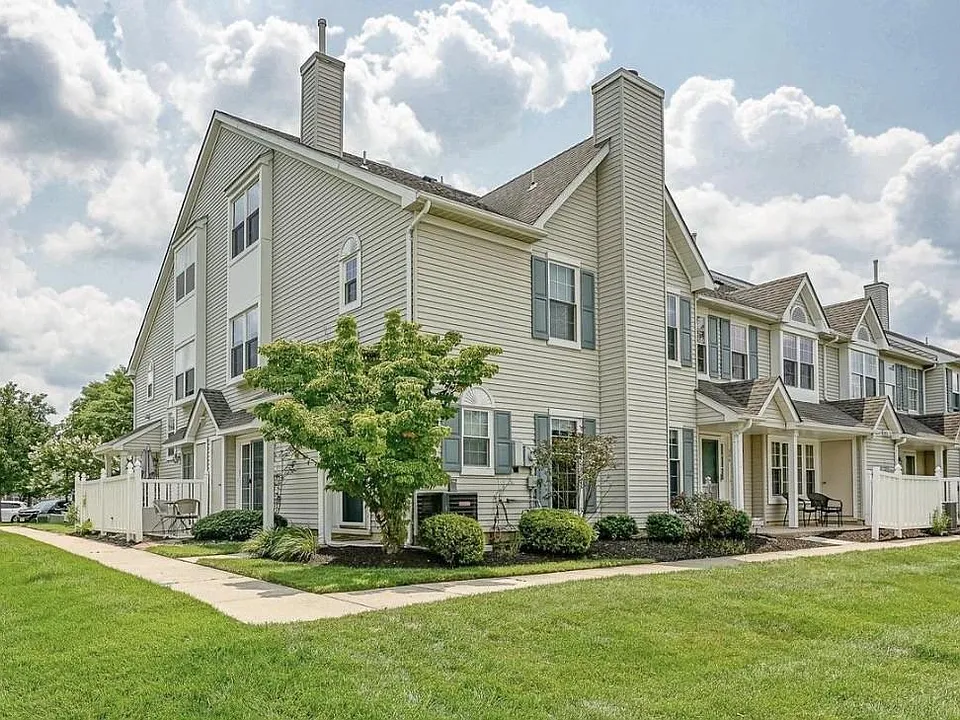 305 Oliphant Ln