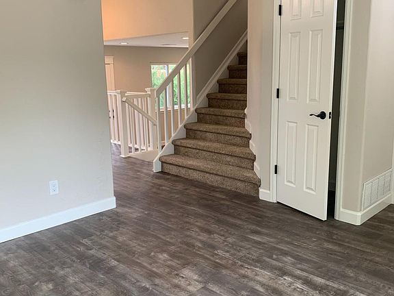 3rd image of 5713 W 118th Pl