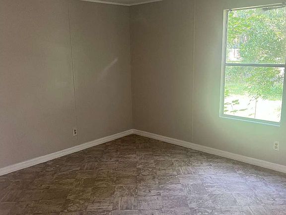 4th image of 492 NE Colvin Ave