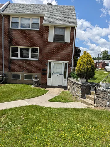 225 Parkway Cir #A Photo 1