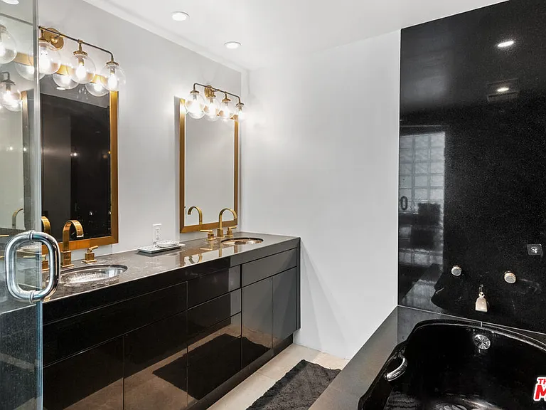 29020 Cliffside Dr — Photo 36